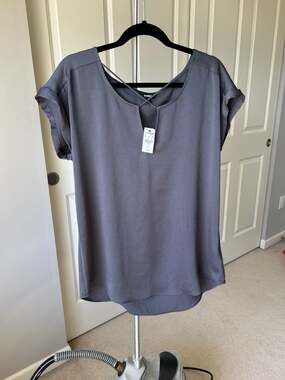 Express Criss-Cross V-Neck Short Sleeve Blouse Grey Size L